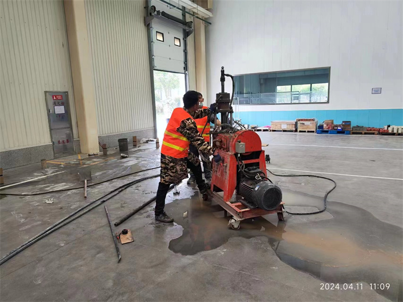 浈江厂房地面下沉塌陷注浆加固施工